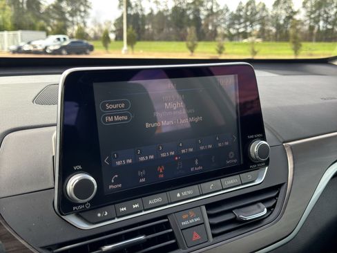 Used 2023 Nissan Altima 2.5 SV image 21