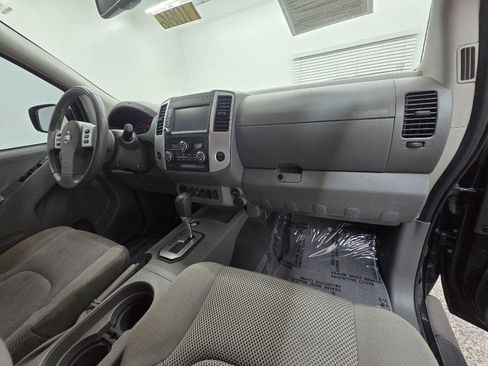 Used 2021 Nissan Frontier SV w/ Midnight Edition Floor Mats image 22