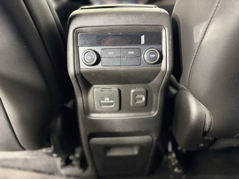 Used 2019 GMC Acadia SLT FWD image 47