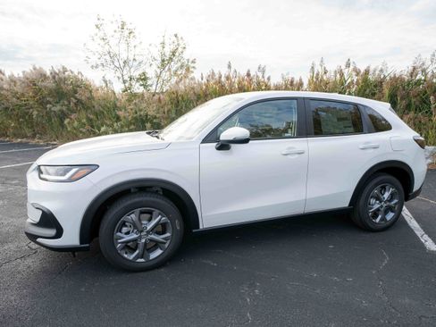 New 2026 Honda HR-V LX image 3