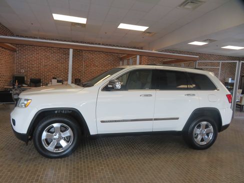Used 2011 Jeep Grand Cherokee Limited image 67