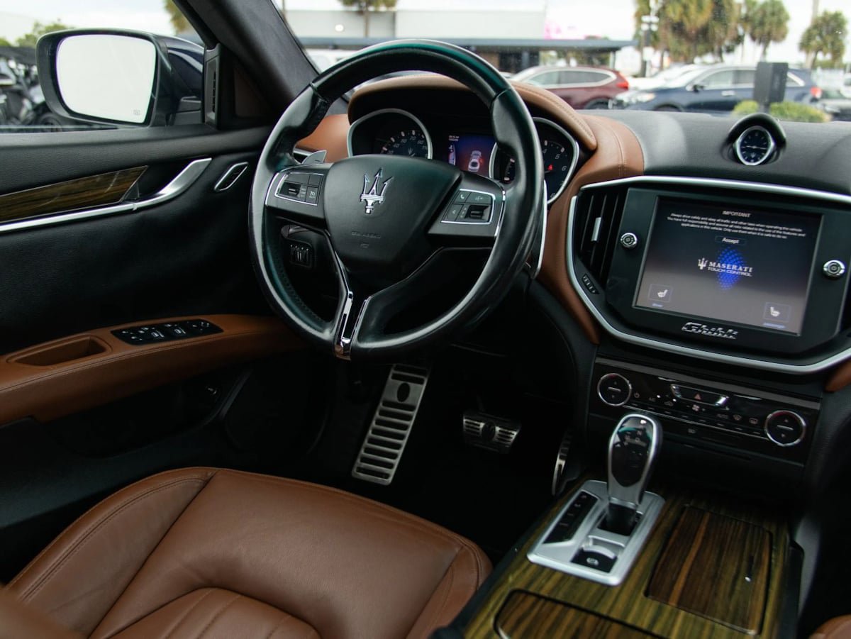 Used 2015 Maserati Ghibli S Q4 AWD/4WD image 30