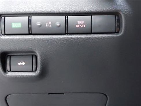 Used 2025 Nissan Sentra SR w/ Midnight Edition FWD image 25