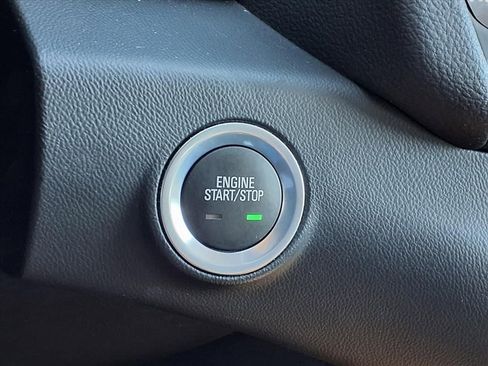 Used 2023 GMC Terrain SLE w/ Driver Convenience Package image 12