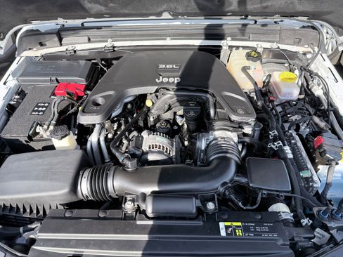 Used 2020 Jeep Wrangler Sport image 14