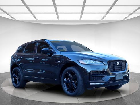Used 2018 Jaguar F-PACE R-Sport image 3
