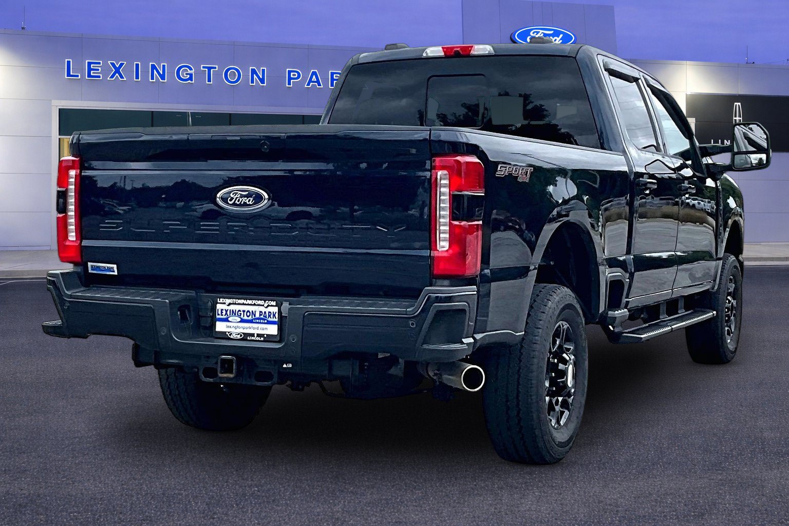 Used 2024 Ford F350 XLT w/ XLT Premium Package AWD/4WD image 5
