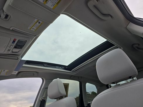 Used 2018 Subaru Forester 2.5i Premium w/ All-Weather Package image 30