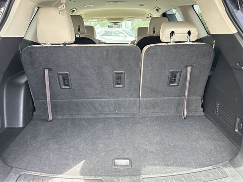 Used 2018 Buick Enclave Essence image 13