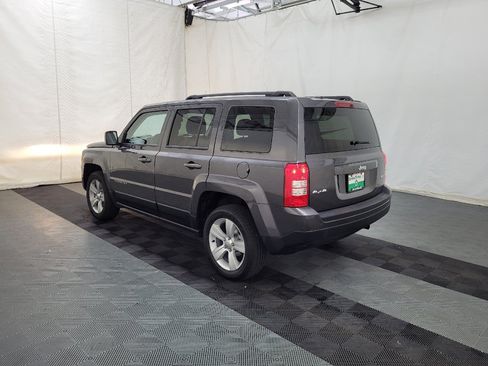 Used 2016 Jeep Patriot Latitude AWD/4WD image 5