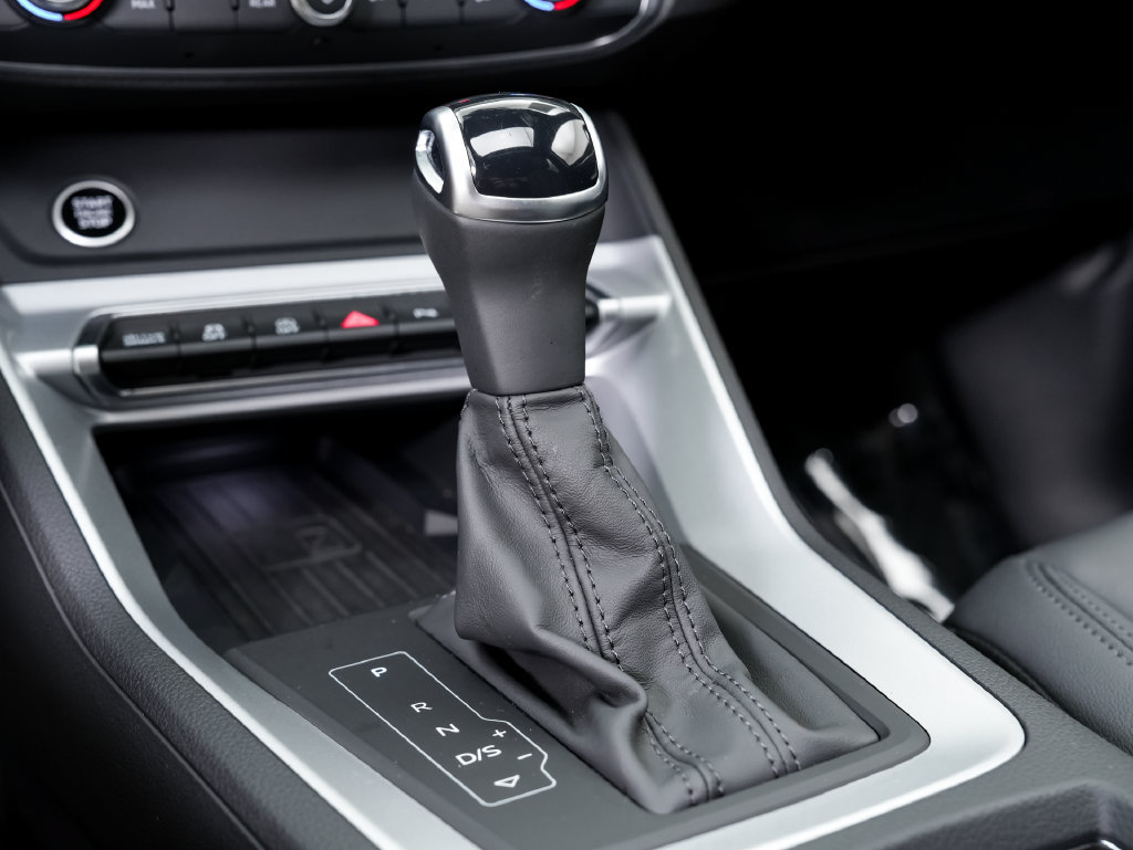 Certified 2025 Audi Q3 2.0T Premium Plus w/ Premium Plus Package AWD/4WD image 19