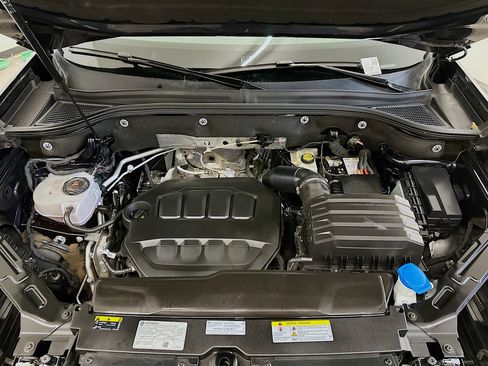 Used 2025 Volkswagen Atlas Cross Sport SE image 35