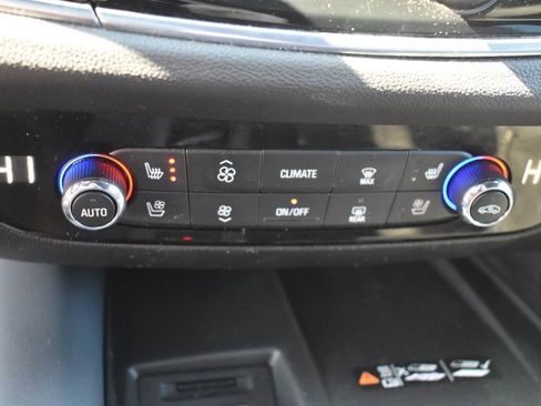 Used 2024 Buick Enclave Premium image 33