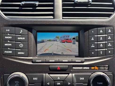 Used 2018 Ford Explorer XLT FWD image 14