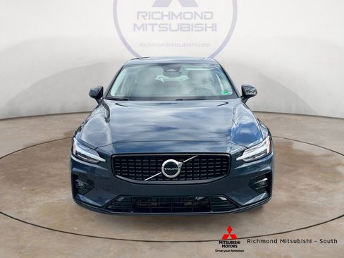 Used 2023 Volvo S60 B5 Plus image 8