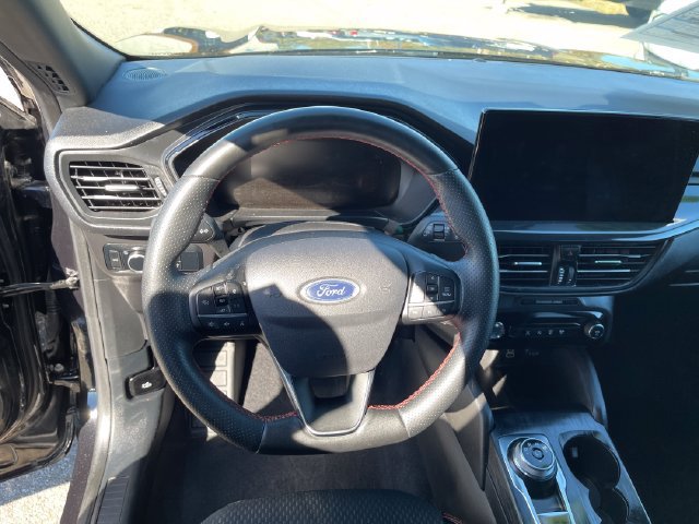 Used 2024 Ford Escape ST-Line w/ Tech Pack #1 AWD/4WD image 13