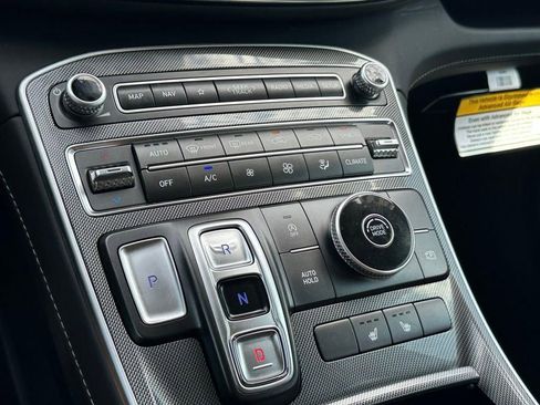 Used 2023 Hyundai Santa Fe SEL w/ Premium Package FWD image 18