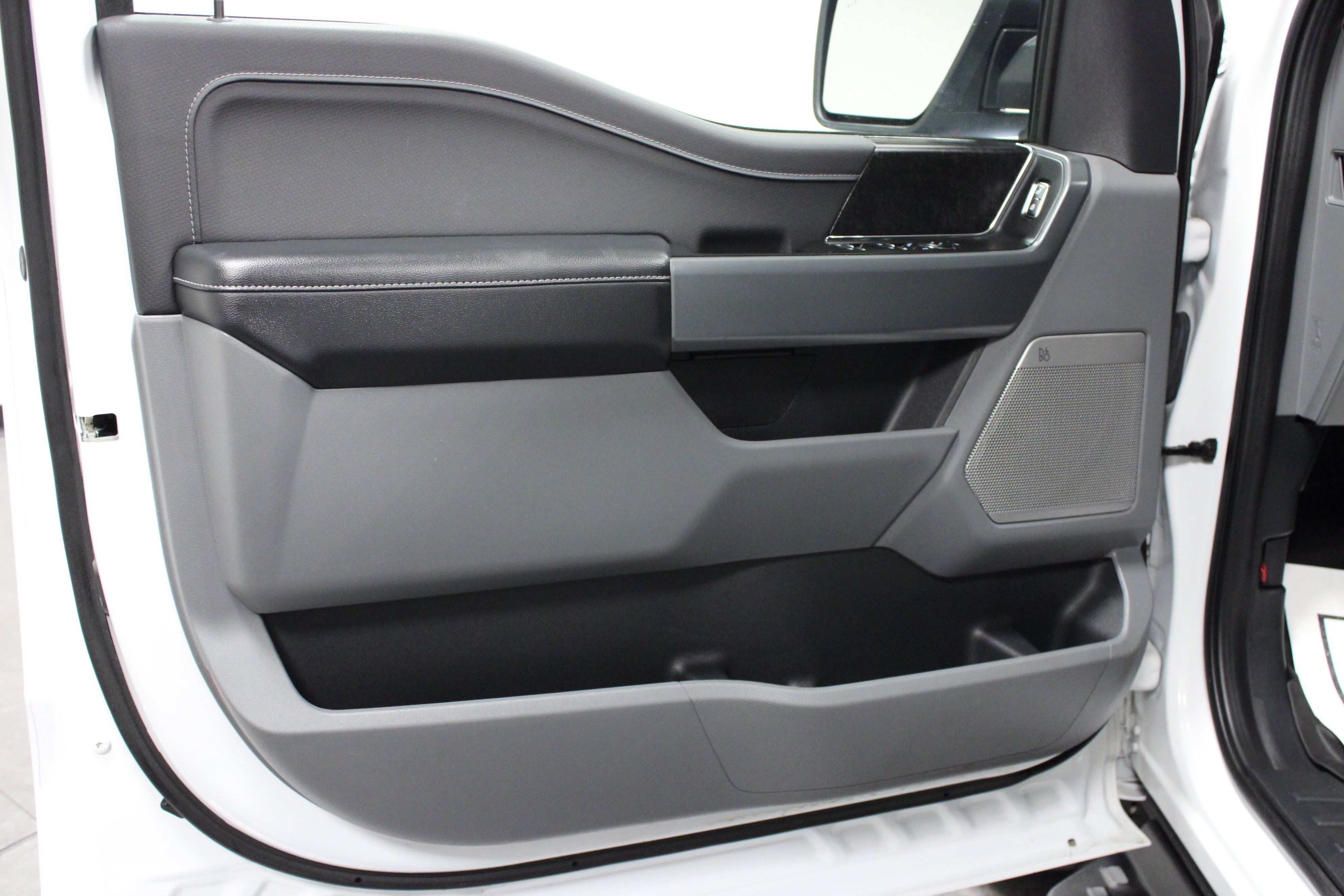 Used 2024 Ford F150 Lightning Flash AWD/4WD image 11