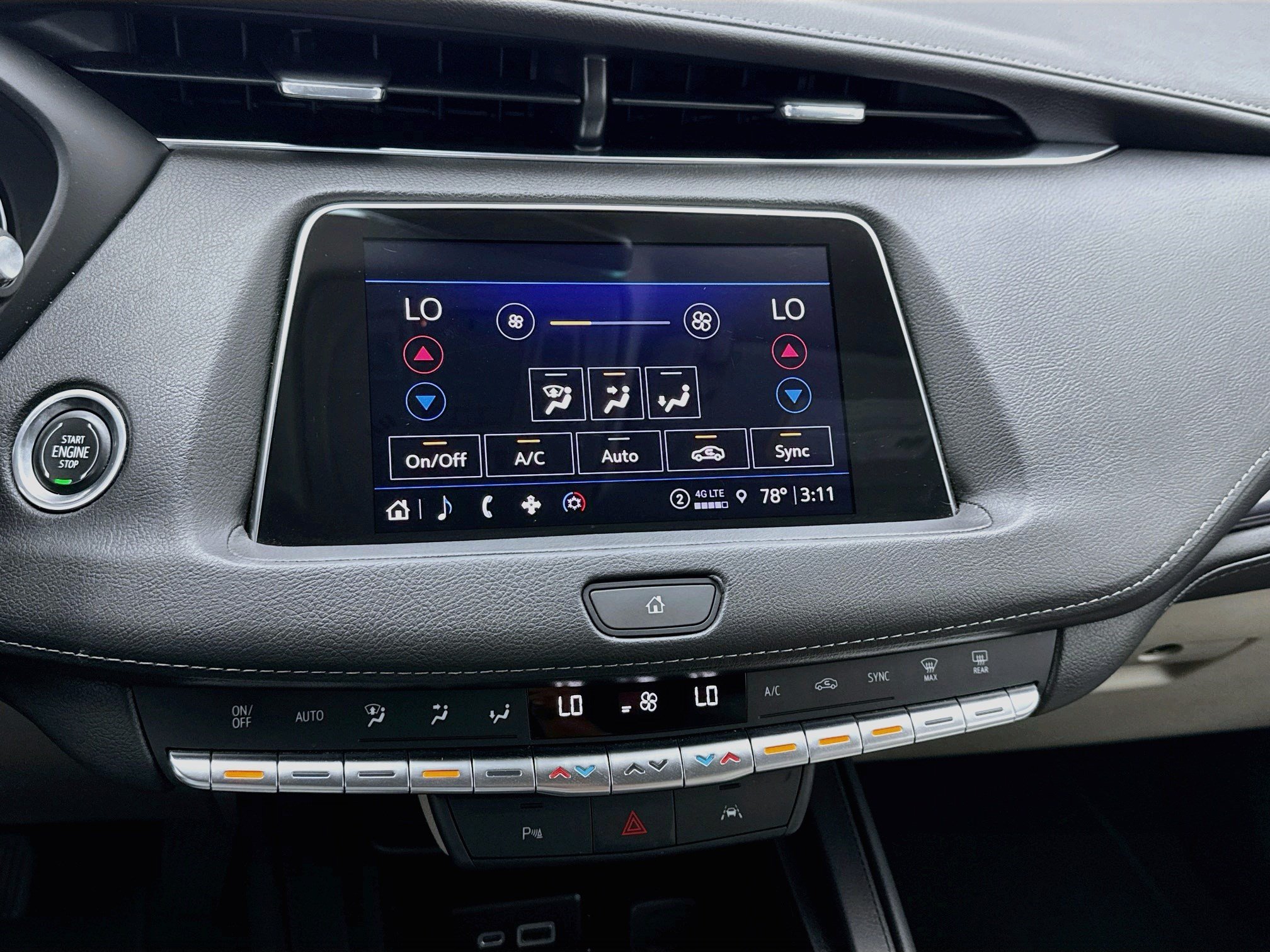 Used 2022 Cadillac XT4 Luxury w/ Driver Awareness Package FWD image 12