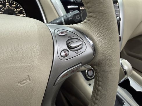 Used 2017 Nissan Murano Platinum image 16