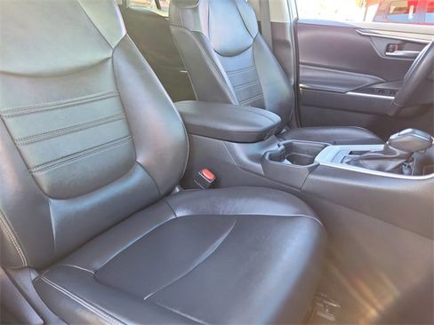 Used 2019 Toyota RAV4 XLE Premium image 24