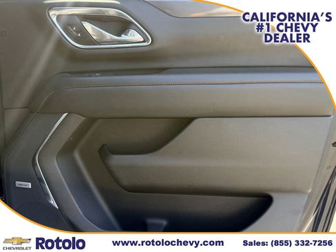 Used 2023 Chevrolet Suburban RST w/ Luxury Package RWD image 11