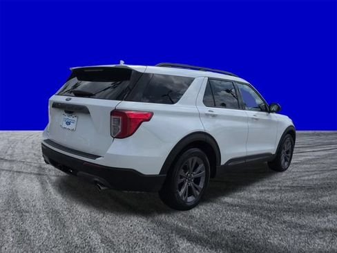Certified 2024 Ford Explorer XLT w/ Equipment Group 202A RWD image 4