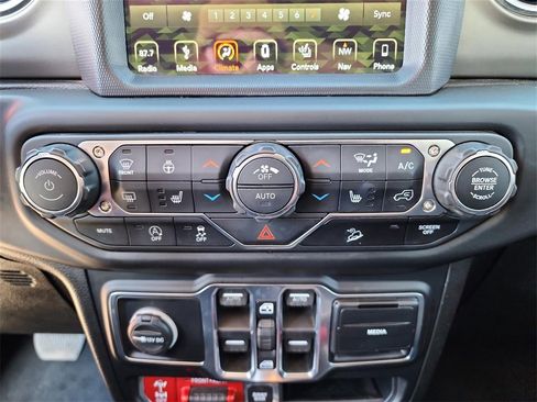 Used 2018 Jeep Wrangler Unlimited Rubicon image 21