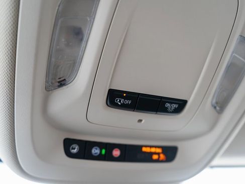 Used 2023 Buick Envision Preferred image 34