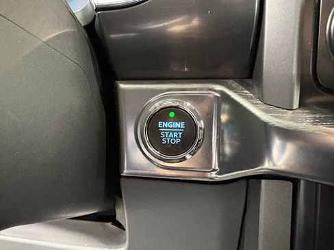 Used 2022 Ford F150 Lariat w/ Equipment Group 502A High image 23