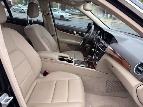 Used 2013 Mercedes-Benz C 250 Sedan image 19