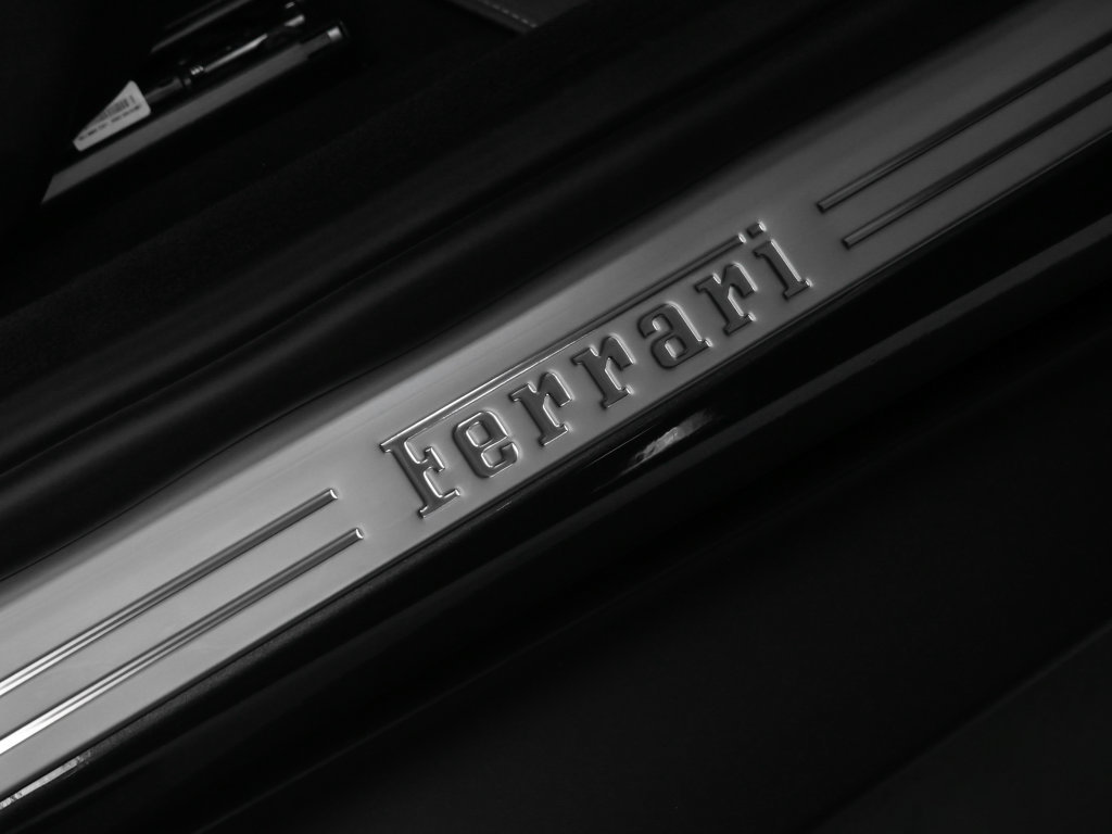 Used 2024 Ferrari Roma Spider RWD image 20