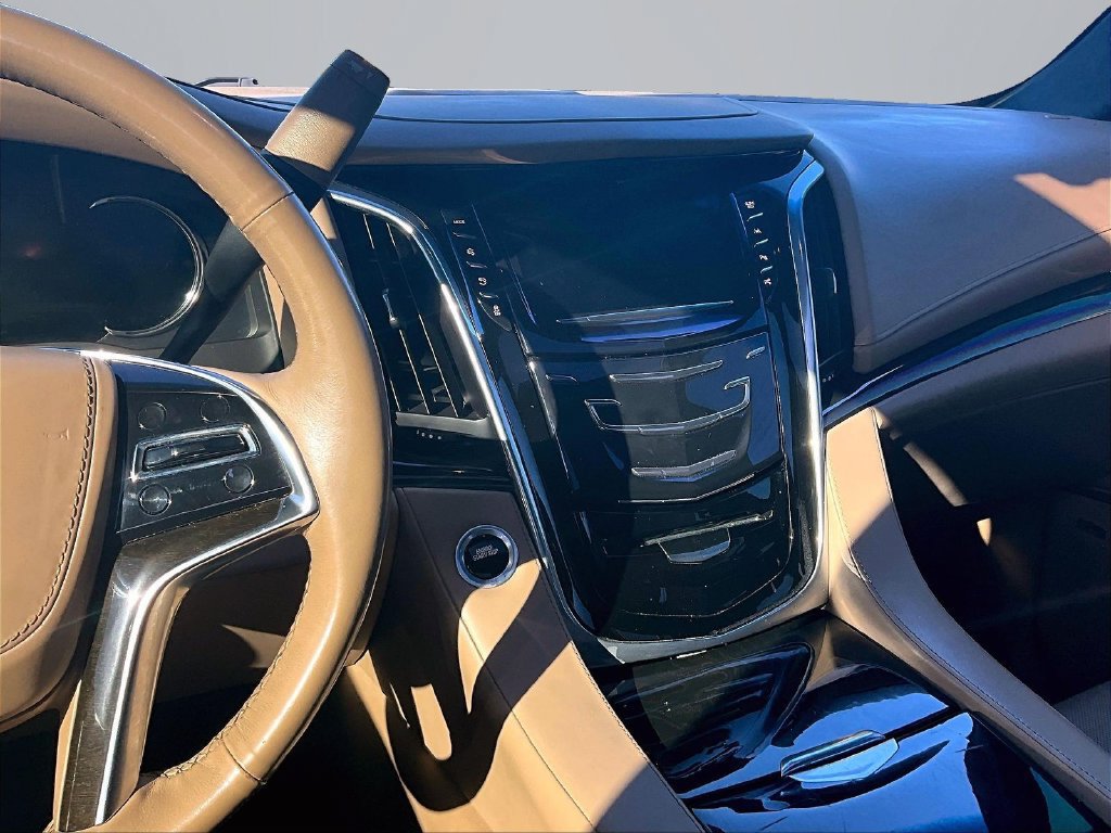 Used 2018 Cadillac Escalade ESV Platinum AWD/4WD image 6