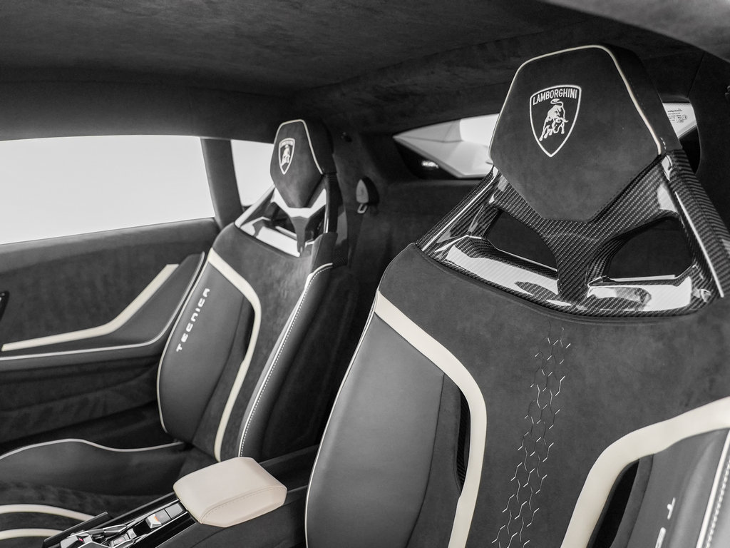 Used 2024 Lamborghini Huracan Tecnica RWD image 16