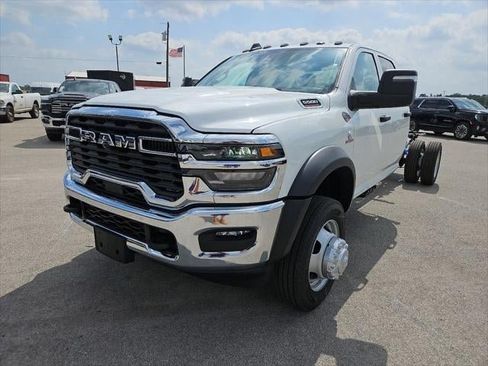New 2026 RAM 5500 Tradesman AWD/4WD image 31