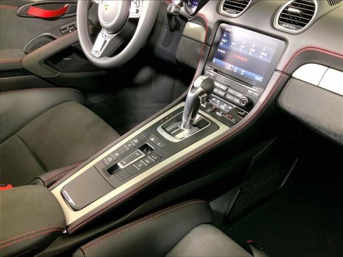 Certified 2021 Porsche 718 Boxster Spyder RWD image 16