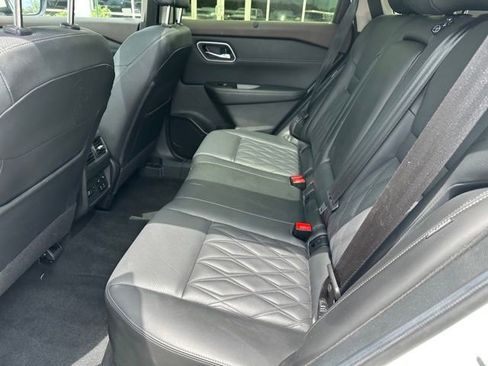 Used 2023 Nissan Rogue Platinum AWD/4WD image 13