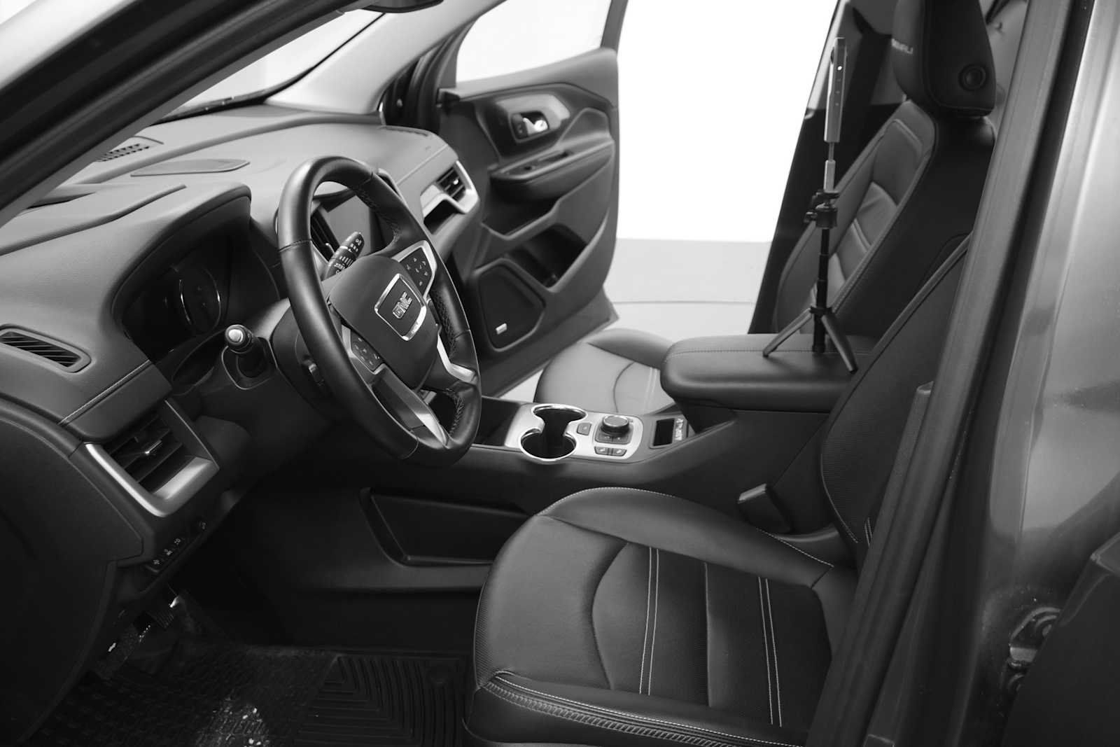 Used 2023 GMC Terrain Denali AWD/4WD image 15