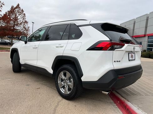 Used 2025 Toyota RAV4 XLE image 8
