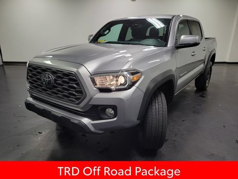 Used 2021 Toyota Tacoma TRD Off-Road AWD/4WD image 4
