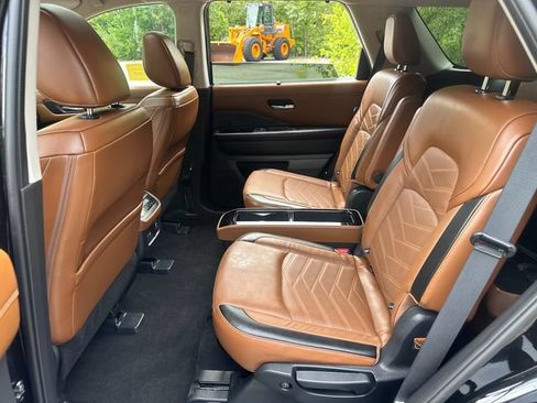 Used 2023 Nissan Pathfinder Platinum AWD/4WD image 18