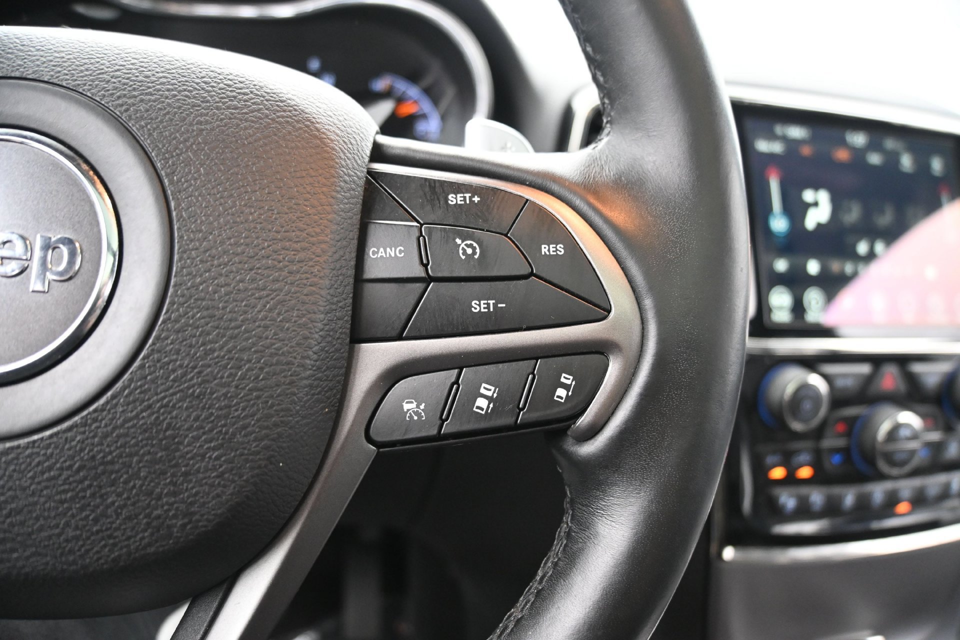 Used 2019 Jeep Grand Cherokee Limited X AWD/4WD image 23