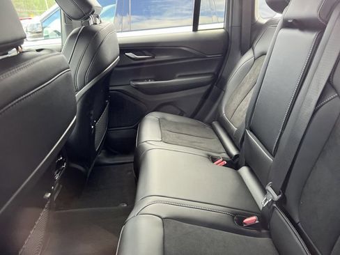 New 2025 Jeep Grand Cherokee Altitude image 6