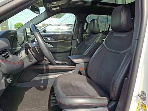 Used 2025 Ford Explorer ST AWD/4WD image 13