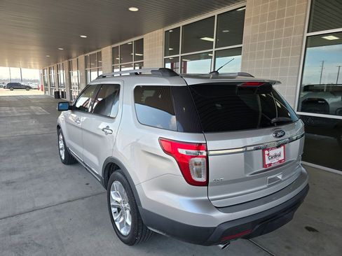 Used 2014 Ford Explorer XLT w/ Equipment Group 202A image 6