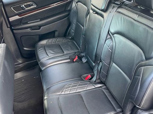 Used 2018 Ford Explorer Platinum AWD/4WD image 37
