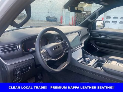 Used 2023 Jeep Wagoneer Series II AWD/4WD image 5