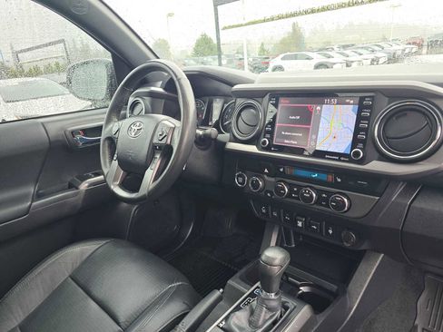 Used 2023 Toyota Tacoma TRD Off-Road w/ TRD Premium Off Road Package AWD/4WD image 10