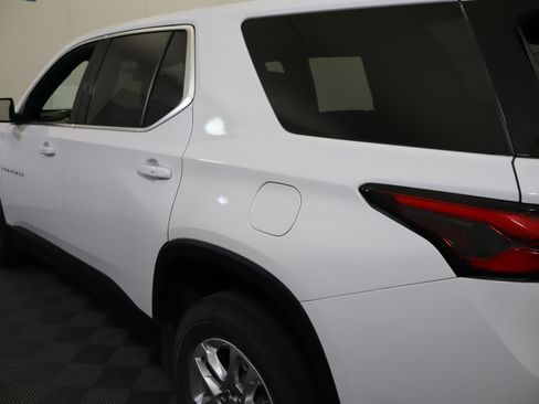 Used 2023 Chevrolet Traverse LS FWD image 11
