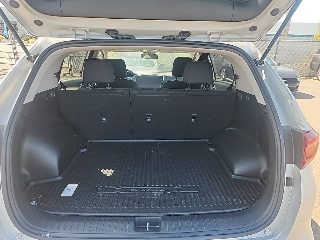 Certified 2022 Kia Sportage LX FWD image 17